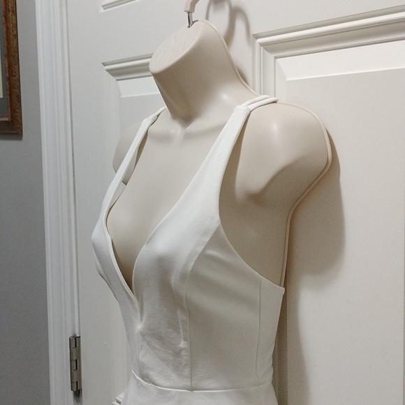 Lulu's White Sleeveless Plunge Mini Dress Size S - Picture 3 of 6